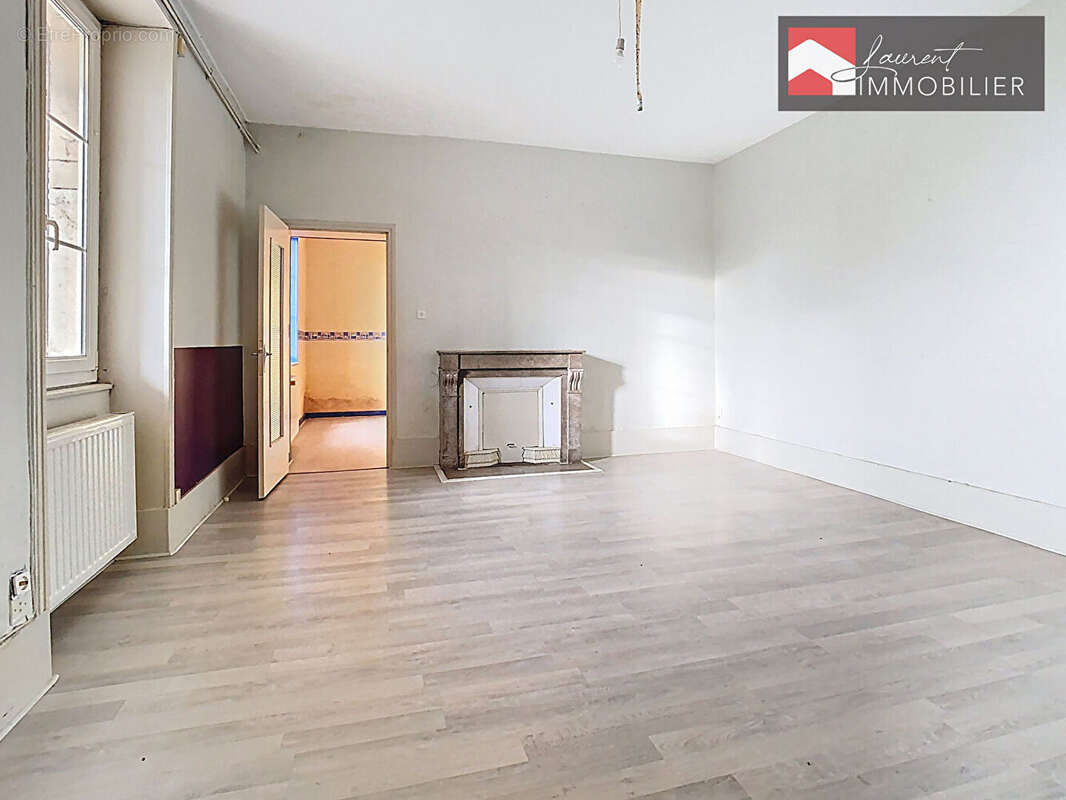 Maison à PONT-DE-VAUX