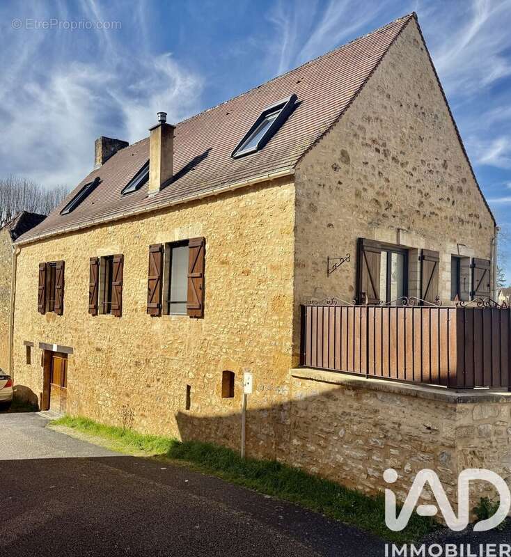 Maison 108 m² à Saint-Martial-De-Nabirat  - photo 2