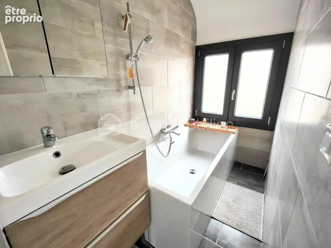 Ensemble de 2 maisons rénovées en lisère de forêt à Thoiry au calme absolu ! - photo 15