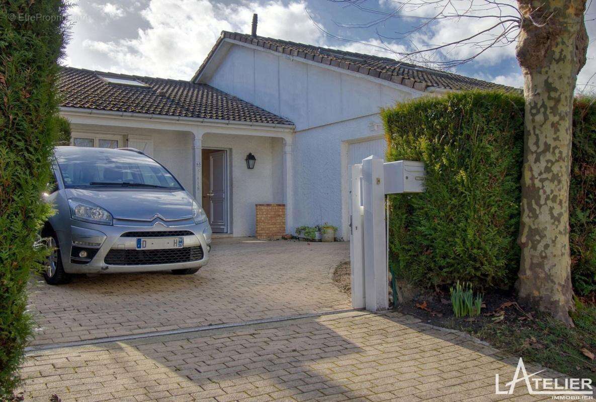 Maison à MAREIL-SUR-MAULDRE