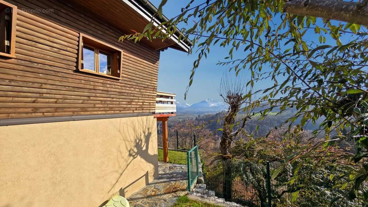 Maison à MONNETIER-MORNEX