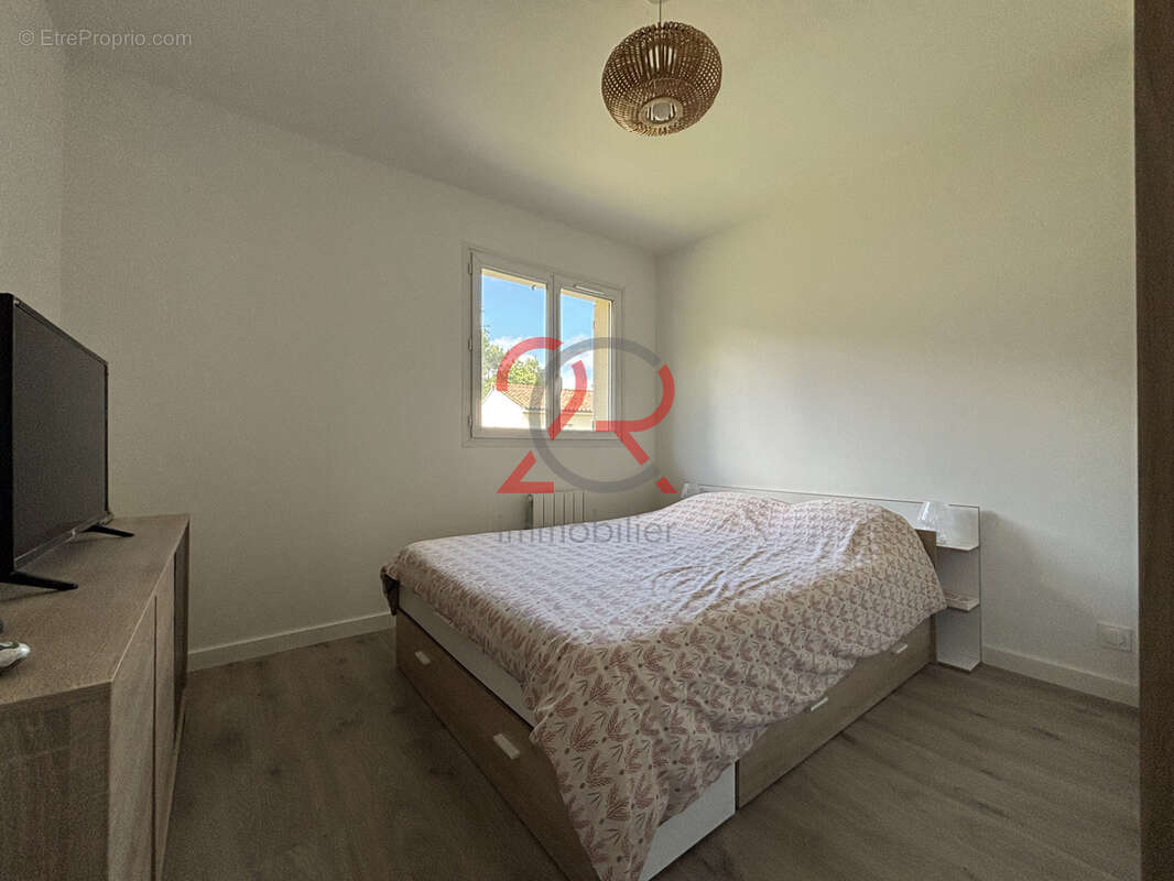 Découvrez votre futur chez vous à Saint-Yzan-De-Soudiac : - photo 7