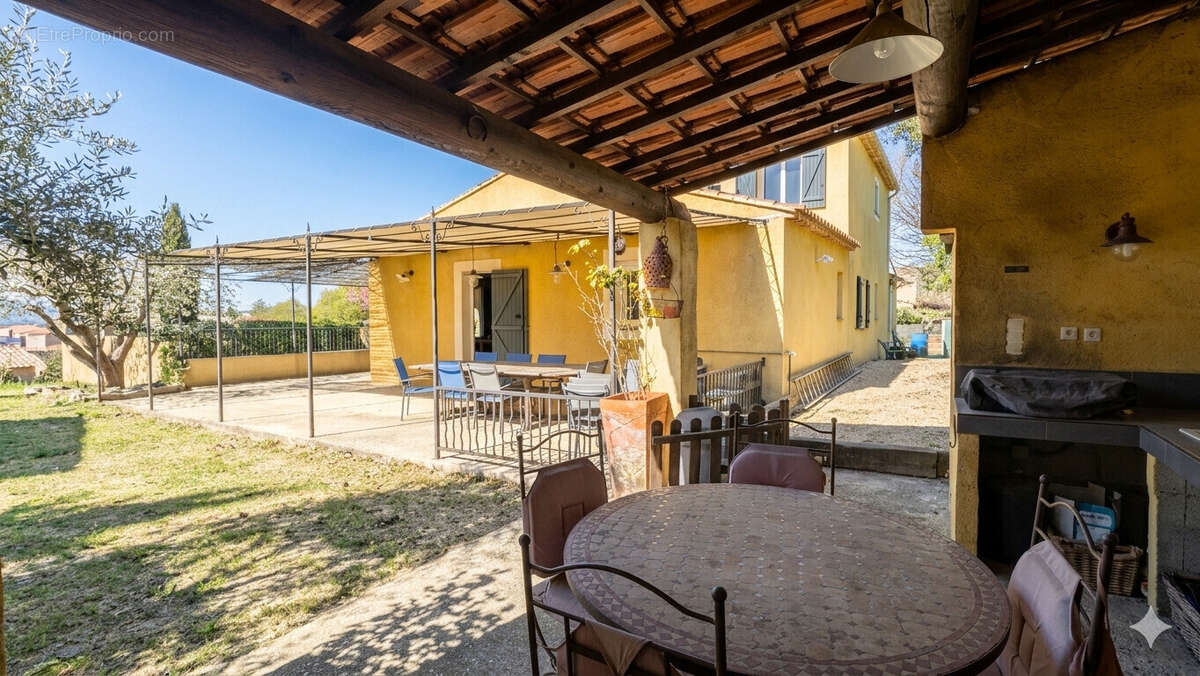 Maison à LAURIS