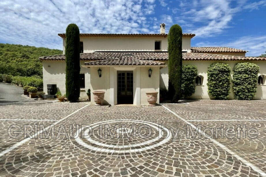 Maison à LA GARDE-FREINET