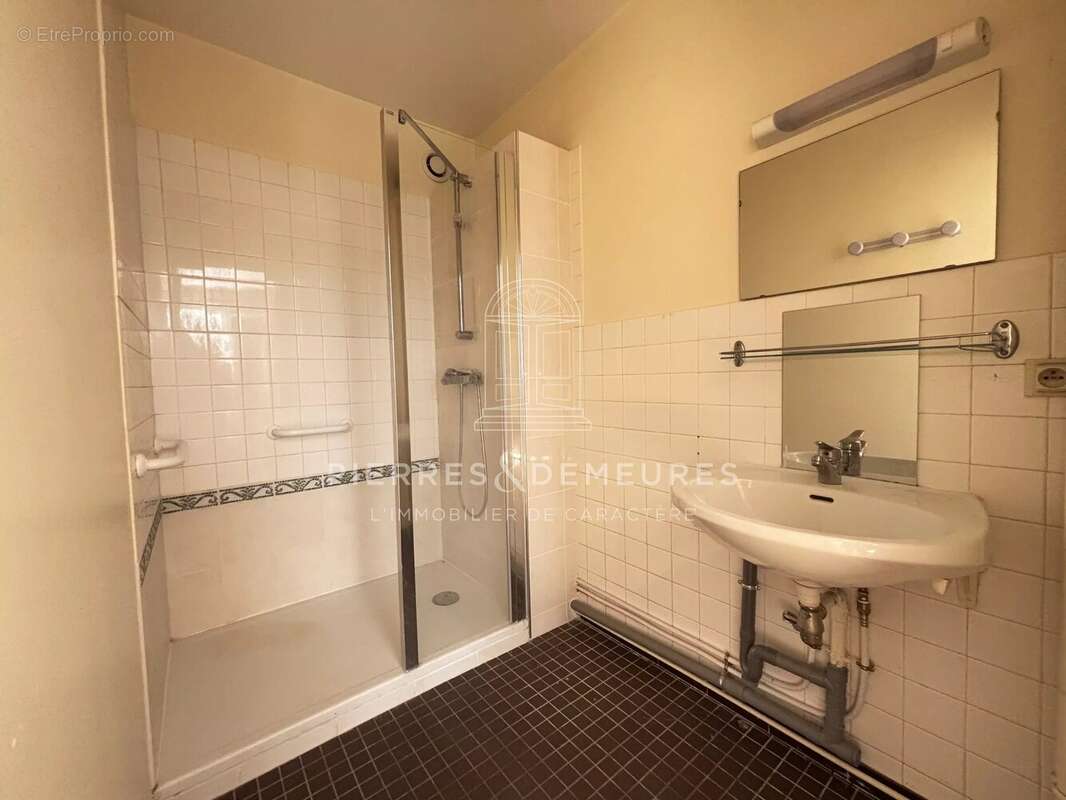 Appartement t2 climatise en rez-de-chaussee - photo 3