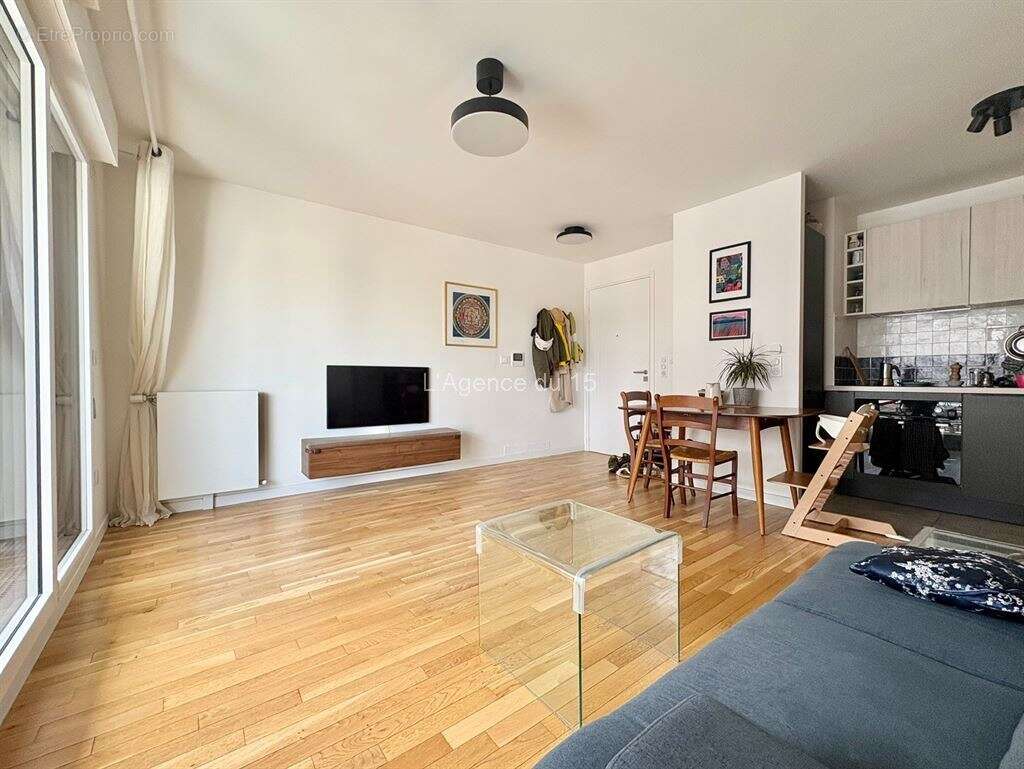 Appartement à COURBEVOIE