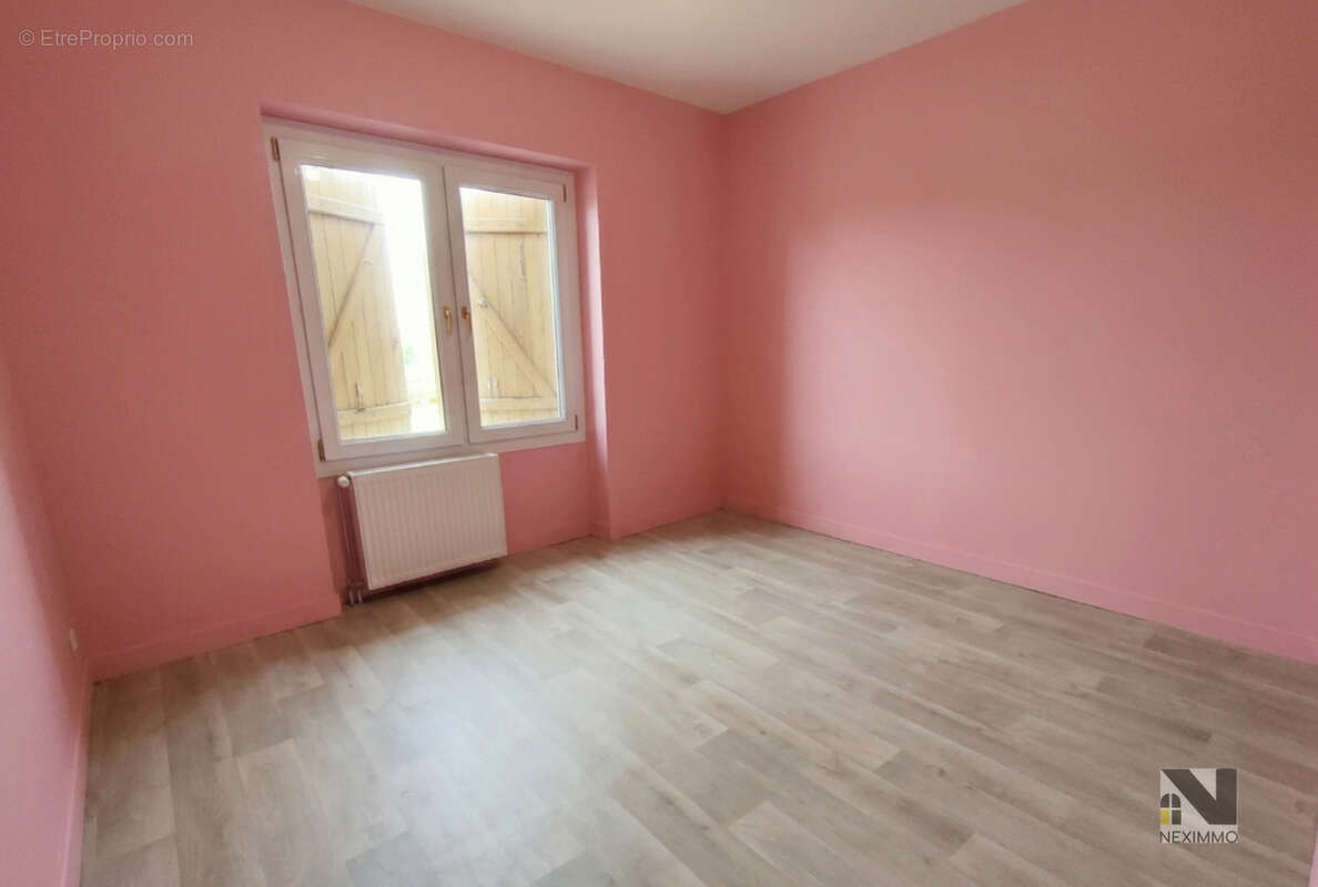 Maison à CHALUS