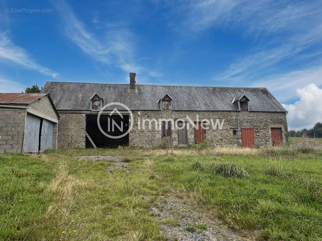 Authentique longere a renover de 159 m2 au sol sur terrain d environ 2600 m2 - photo 2