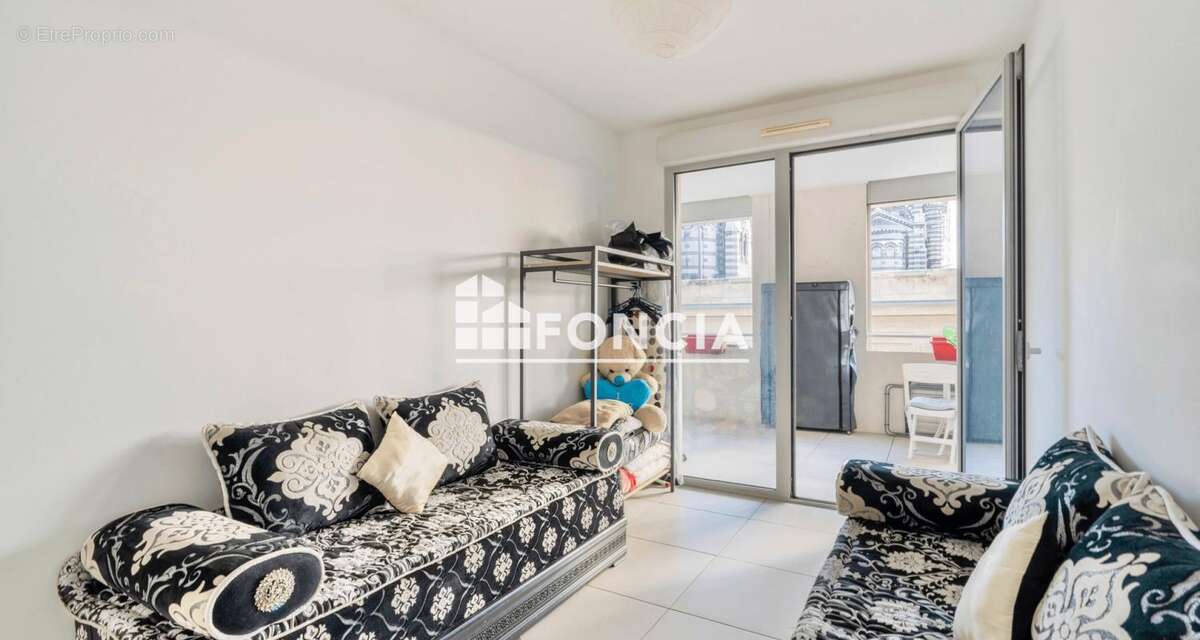 Appartement à MARSEILLE-2E