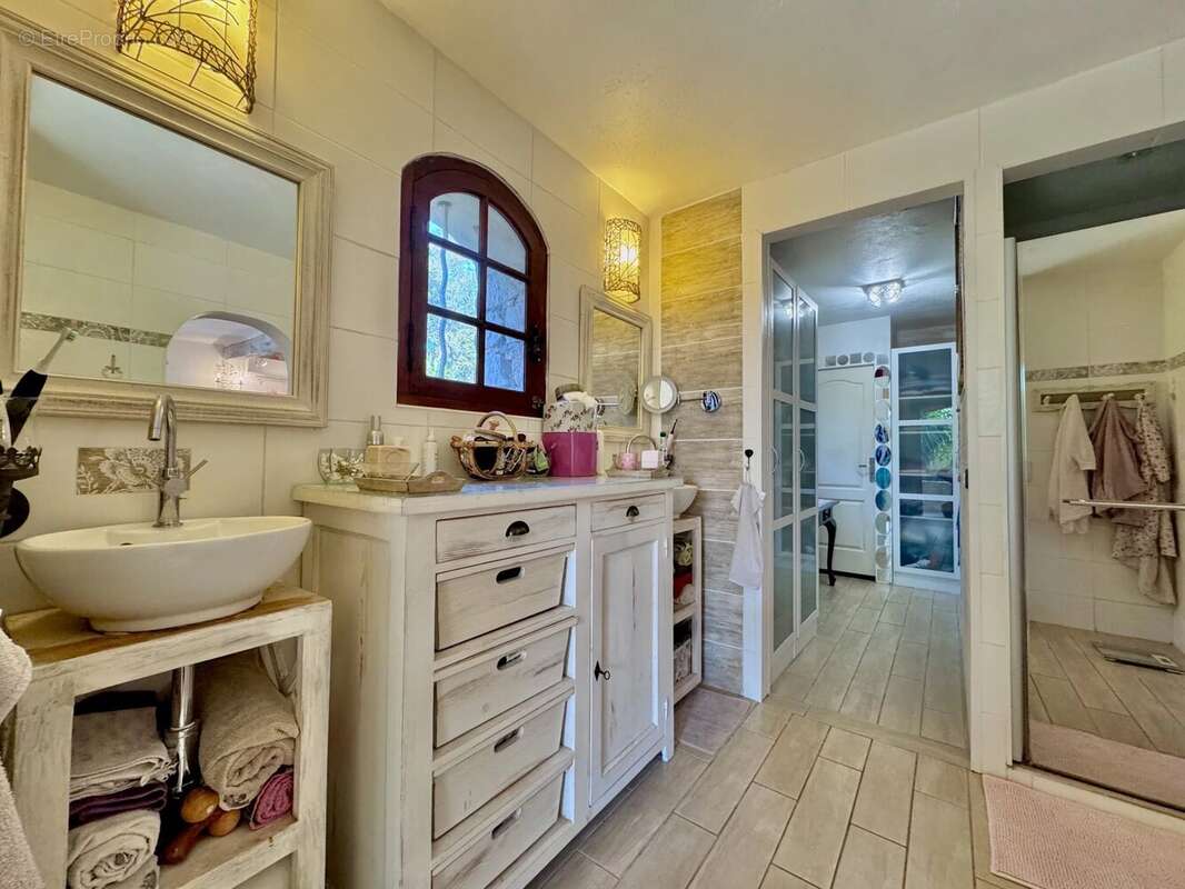 Maison à TOURRETTES-SUR-LOUP