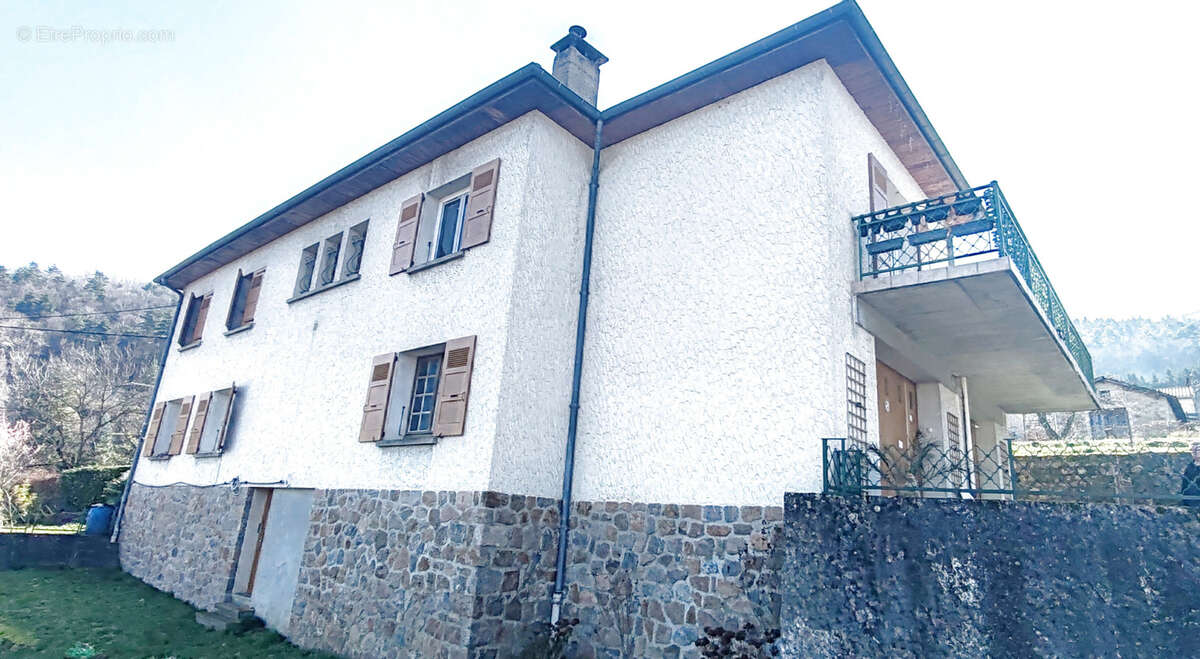 Maison à LE CRESTET