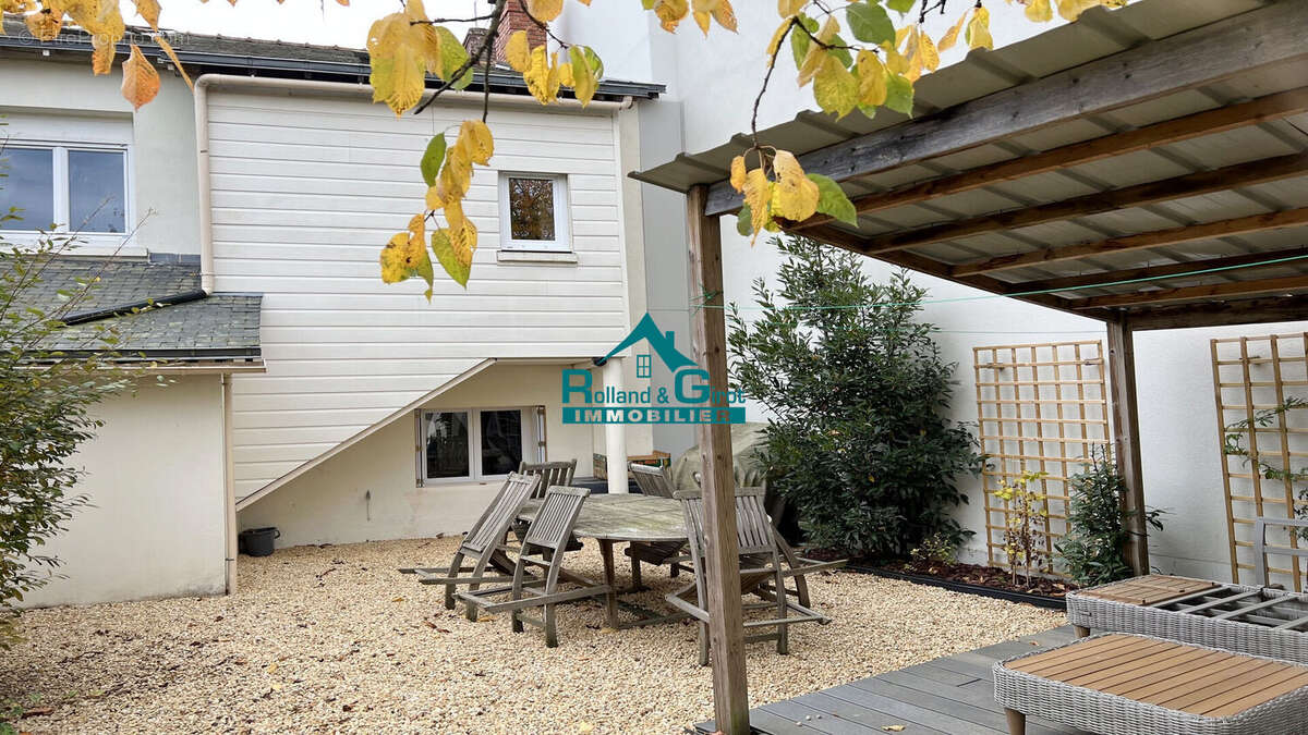 Maison à NOYAL-SUR-VILAINE