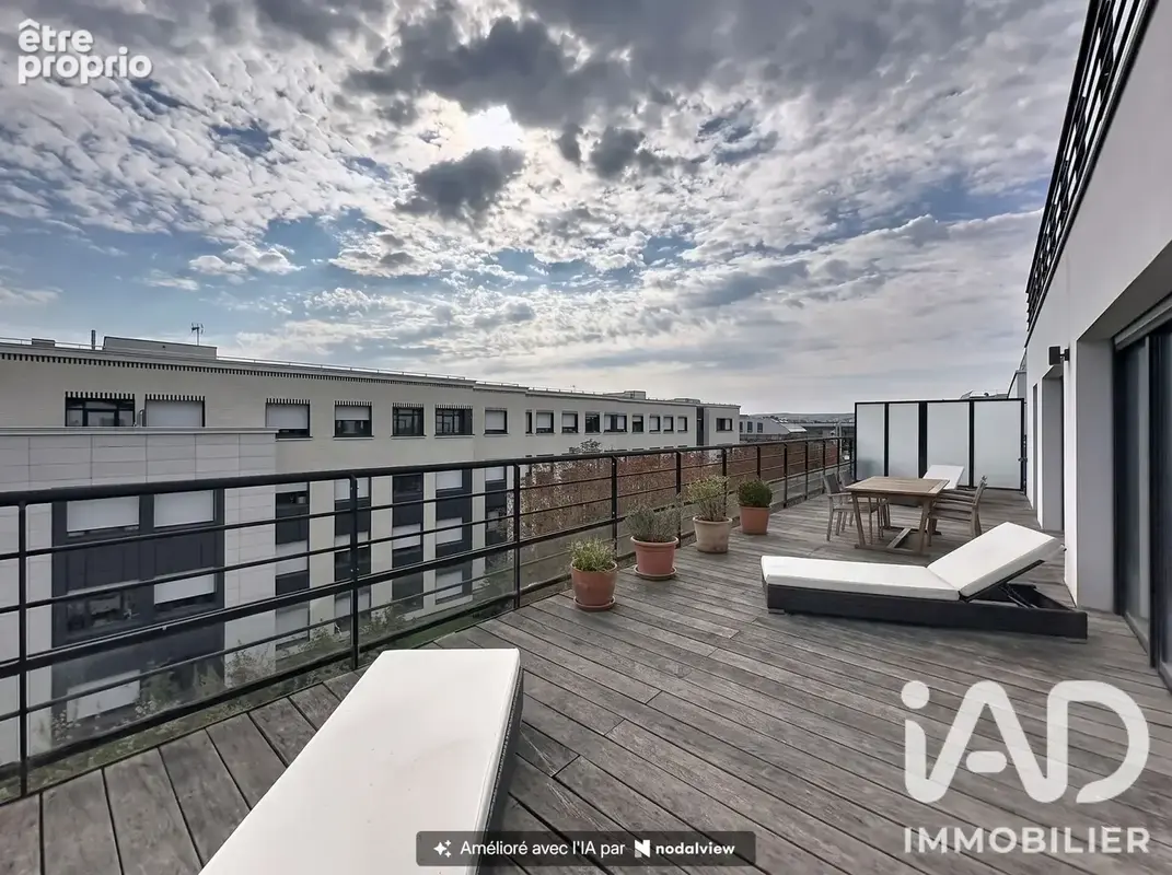 Photo 1 - Appartement à SURESNES
