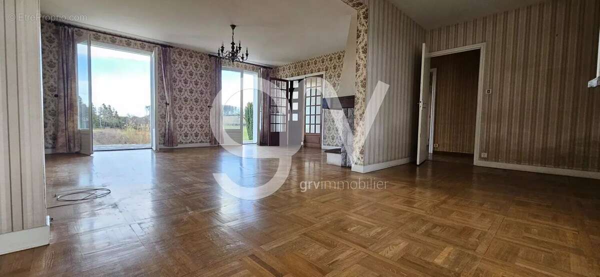 Maison à LAFEUILLADE-EN-VEZIE