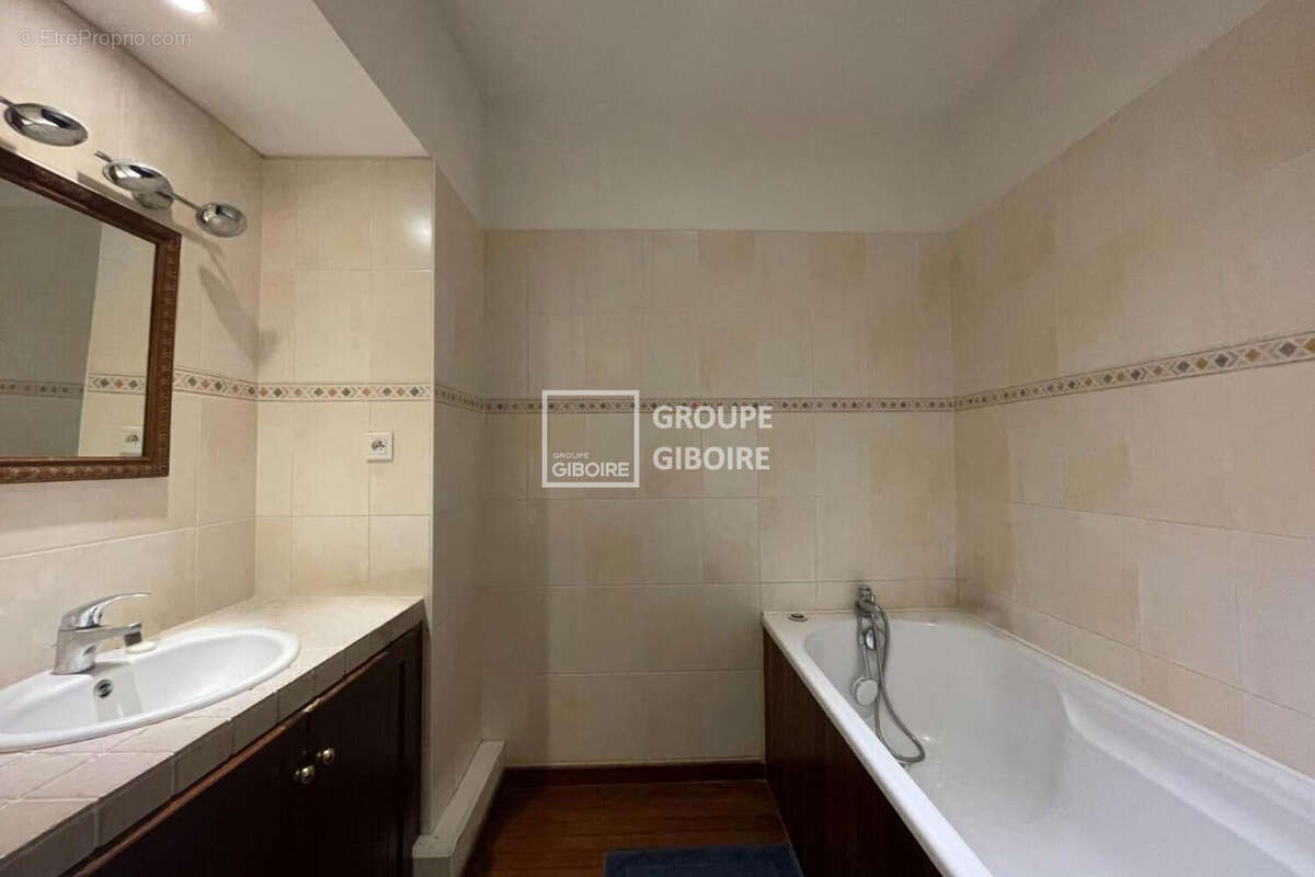 Groupe giboire a vendre appartement traversant d'environ 141 m² avec cave rennes centre-ville - photo 5