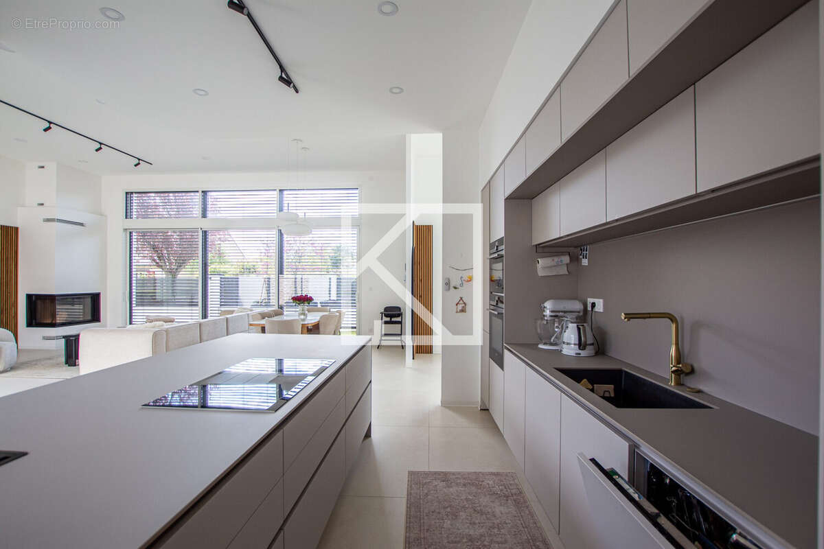 Maison à SAINT-BARTHELEMY-D&#039;ANJOU