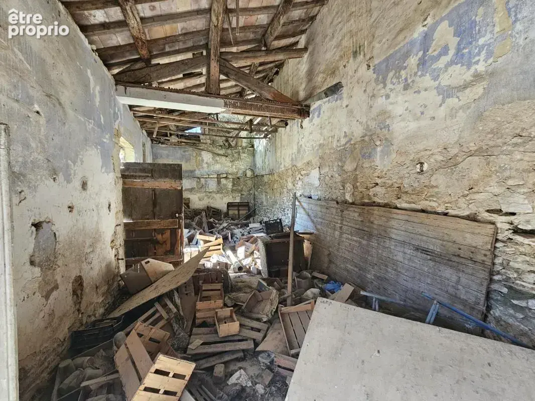 À Vendre - A Nîmes mas à rénover de 500 m² + 5ha de terres agricoles - photo 12