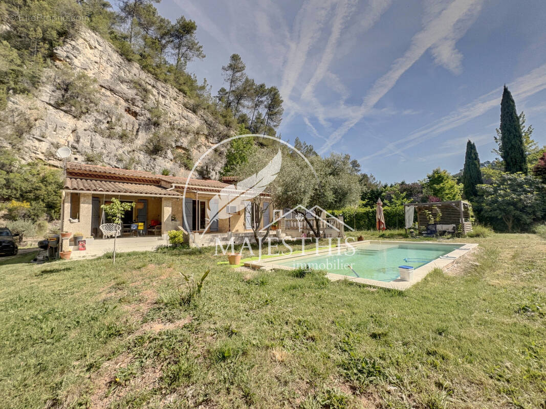 Maison à SOLLIES-TOUCAS