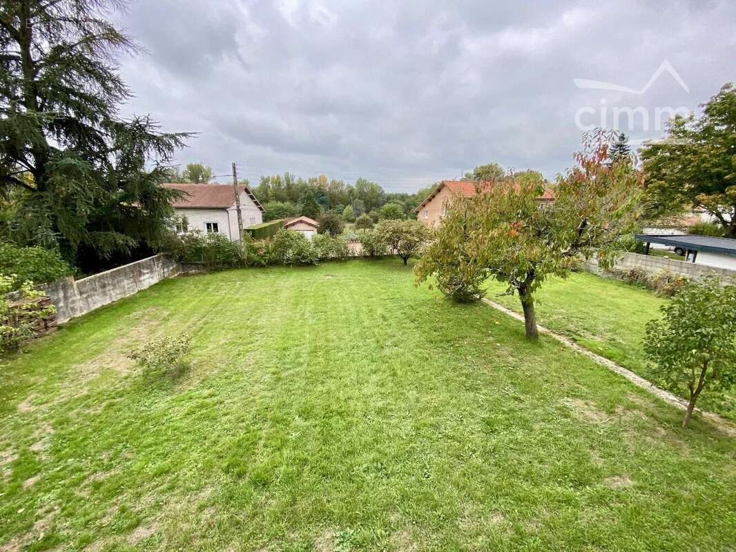 Maison à MONTROND-LES-BAINS