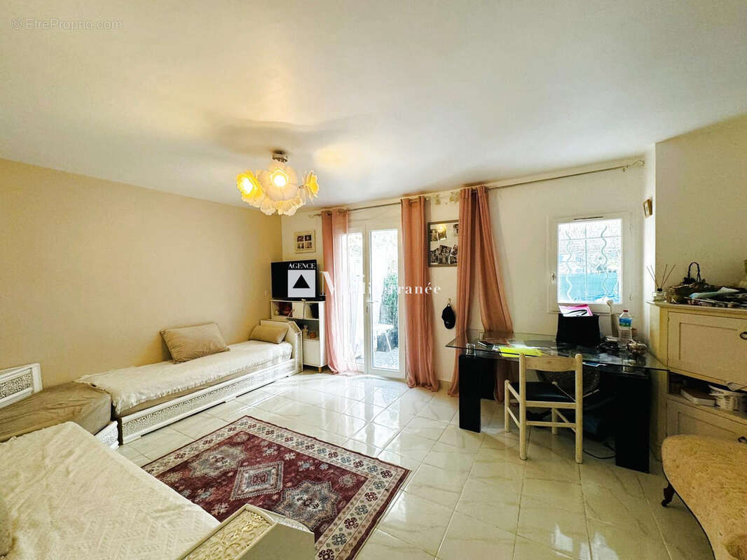 Appartement à COGOLIN