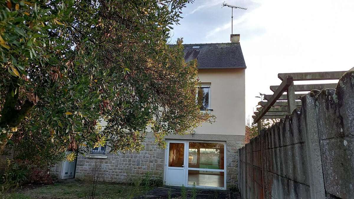 Maison à FOUGERES