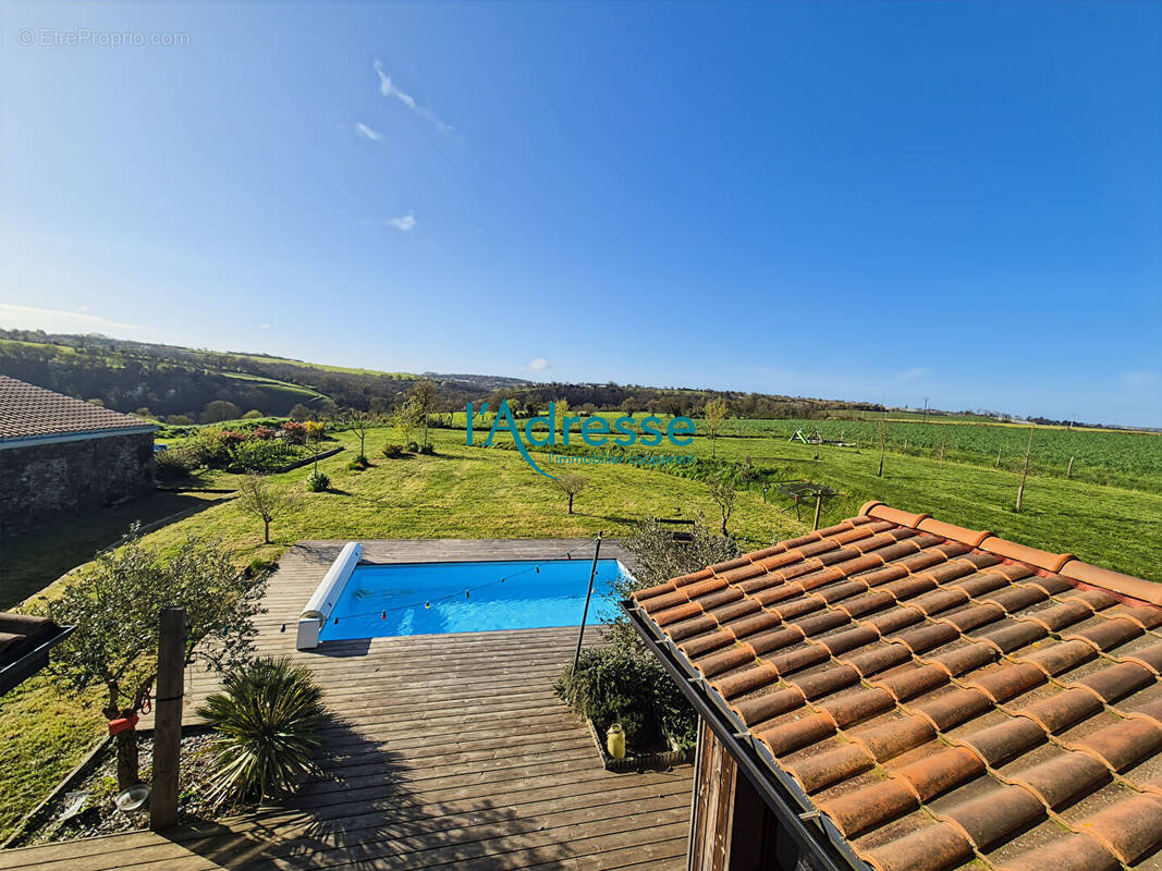 Maison à LA CHAPELLE-SAINT-FLORENT