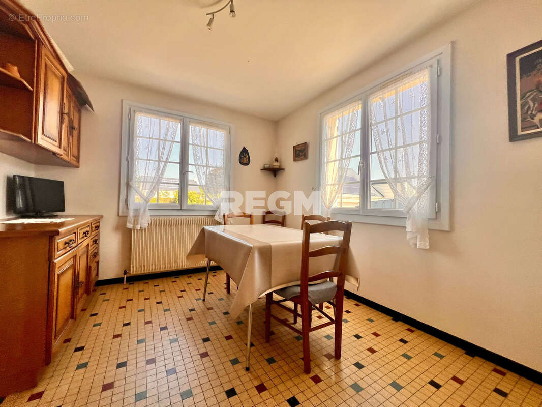 Maison à DISTRE