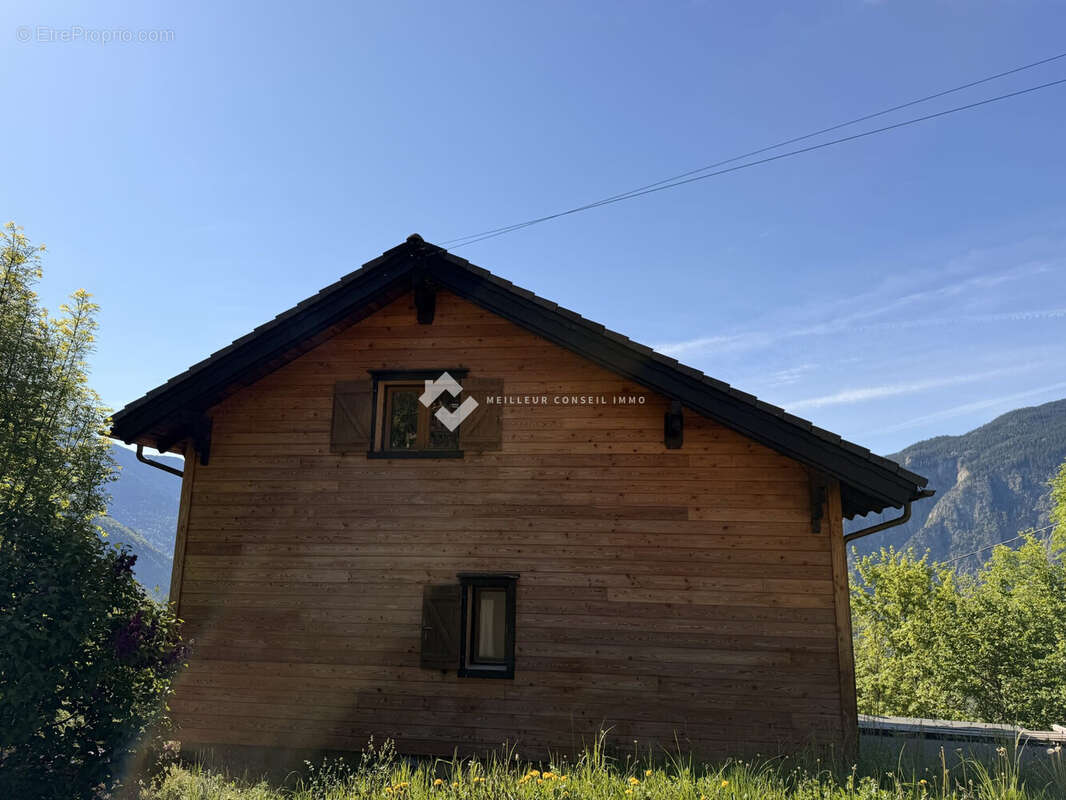 Maison 9 pièces 117 m² à vendre à Montvernier (73300) - photo 3