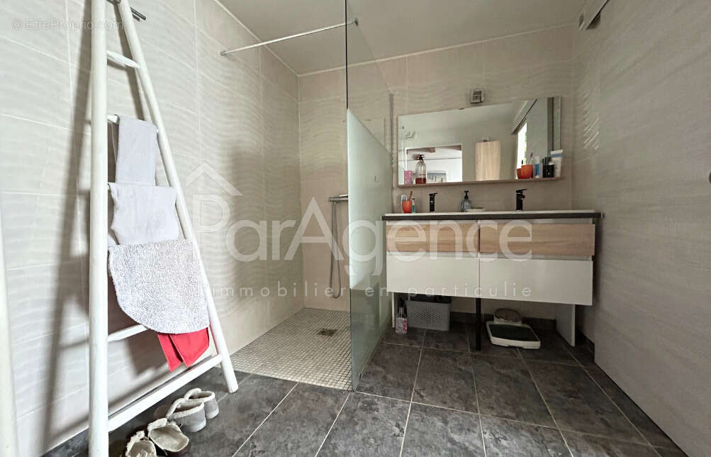 Maison à SAINT-JUST-LUZAC