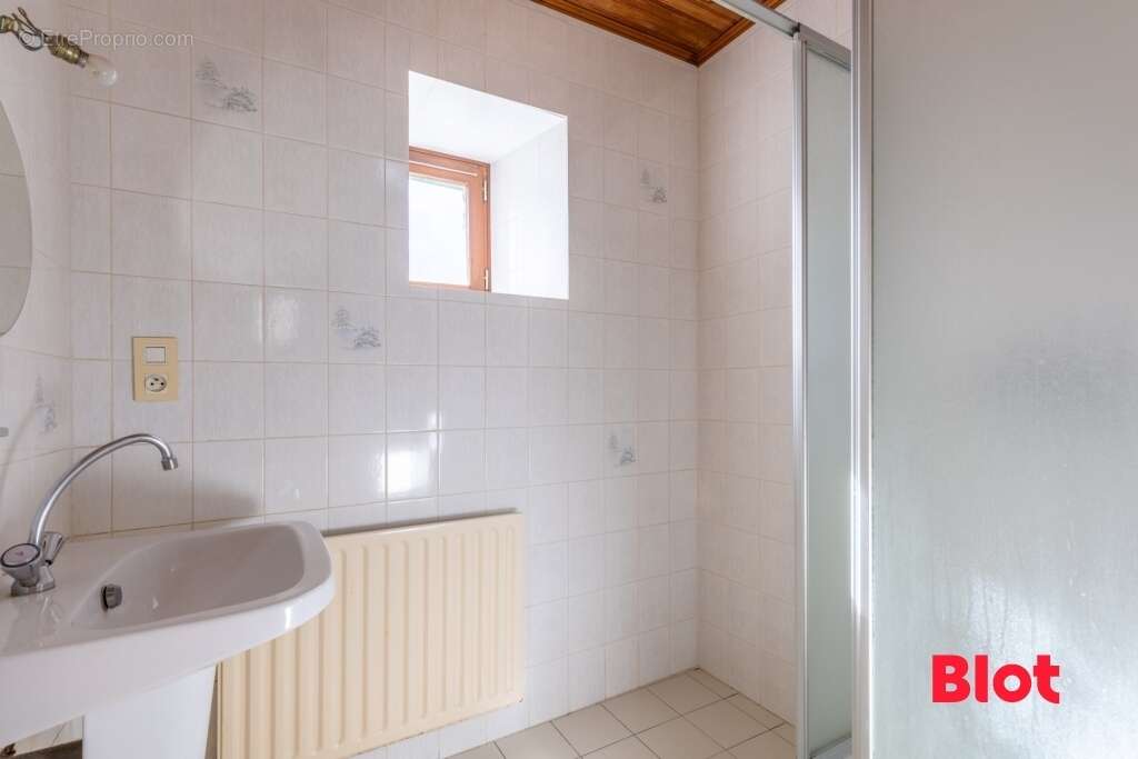 Maison à LA BOUEXIERE