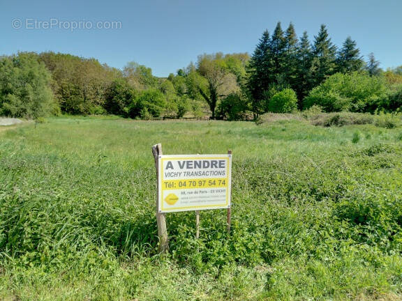 Terrain à VICHY