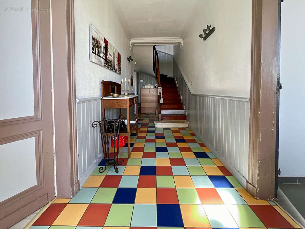 Maison à PUJOLS-SUR-CIRON