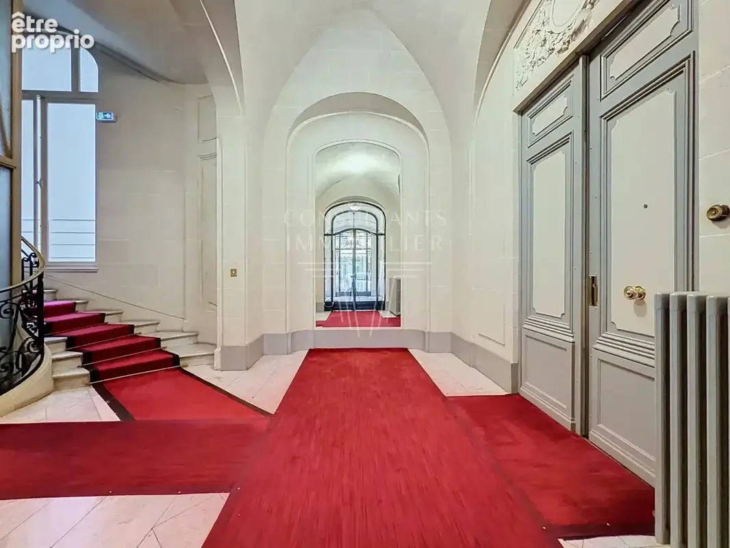 Place victor hugo/boissiere. appartement aux superbes volumes - photo 18