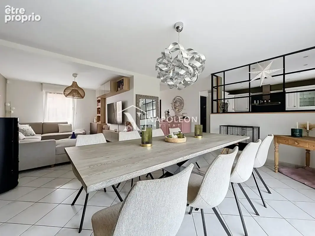 Maison à FAMARS