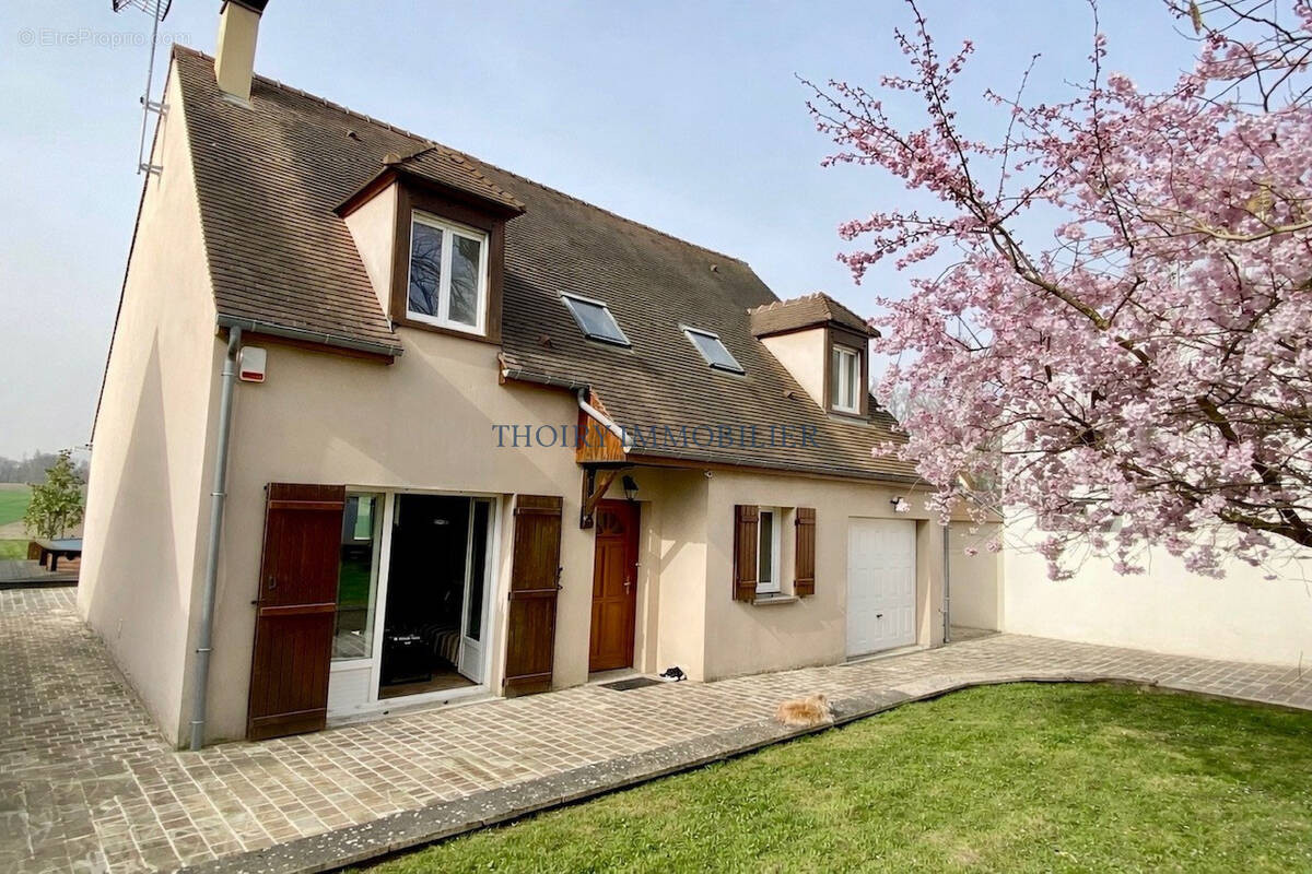 Maison à SAINT-MARTIN-DES-CHAMPS