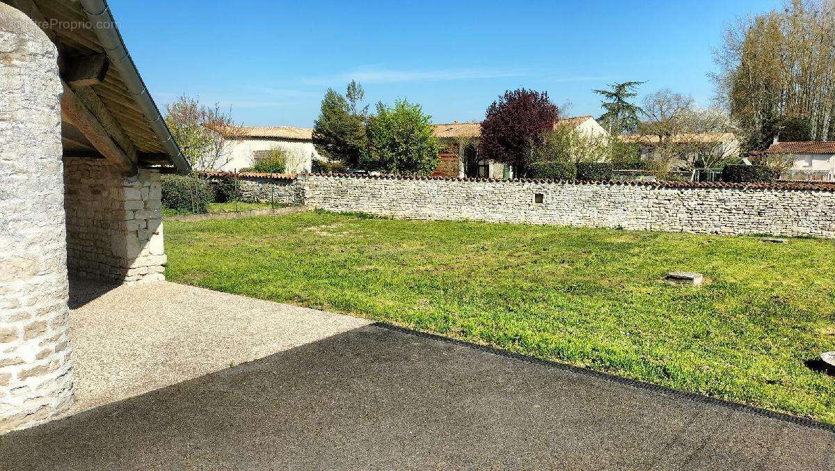 Maison à PRIN-DEYRANCON