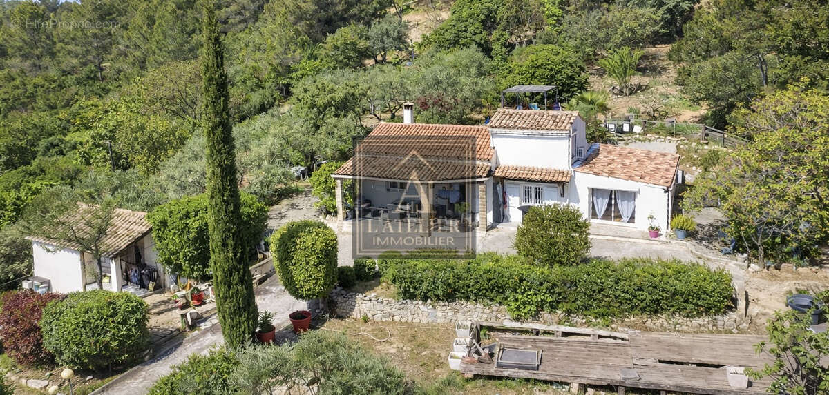 Maison de 101 m2 avec piscine sur une parcelle de 18 703 m2 - photo 2