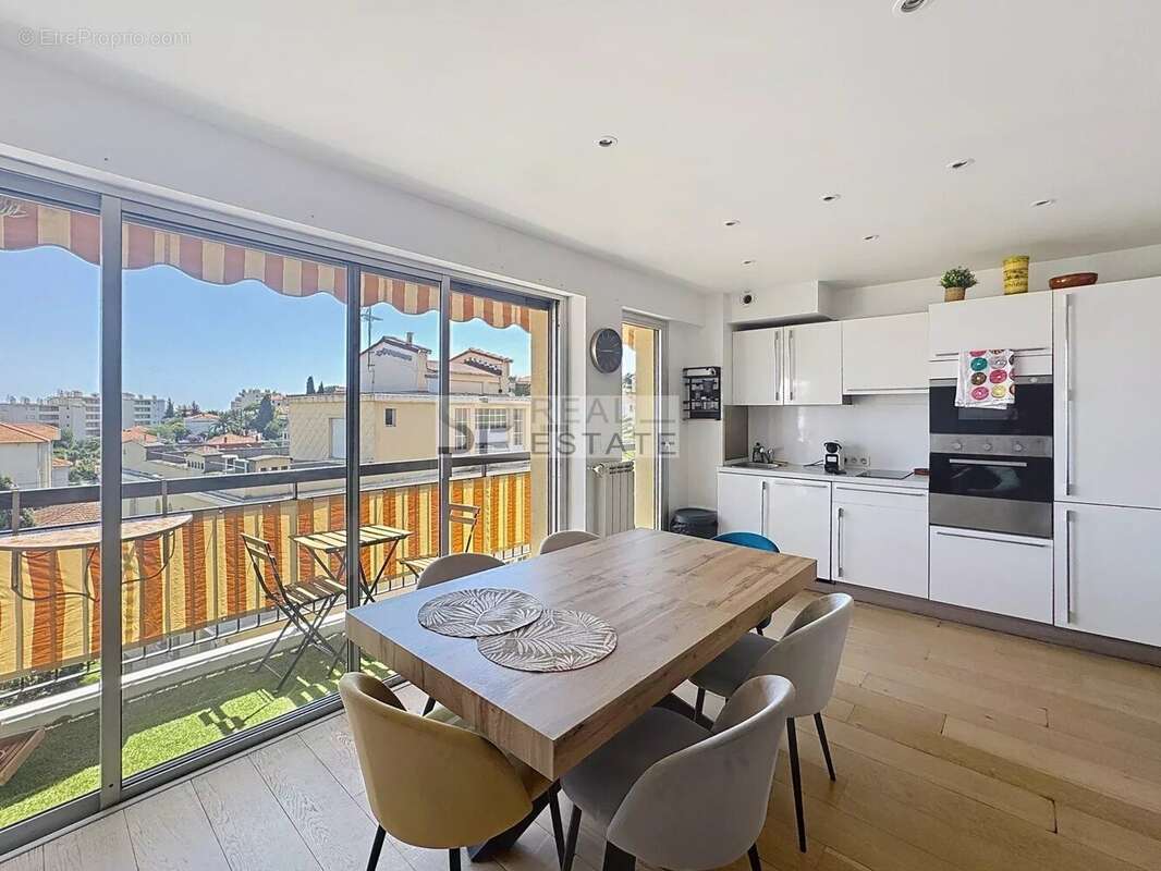 Appartement à LE CANNET