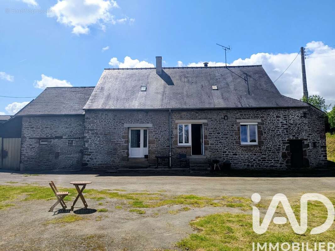 Photo 2 - Maison à SAINT-DENIS-DE-GASTINES