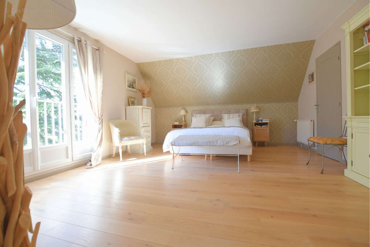 Maison à LES ESSARTS-LE-ROI