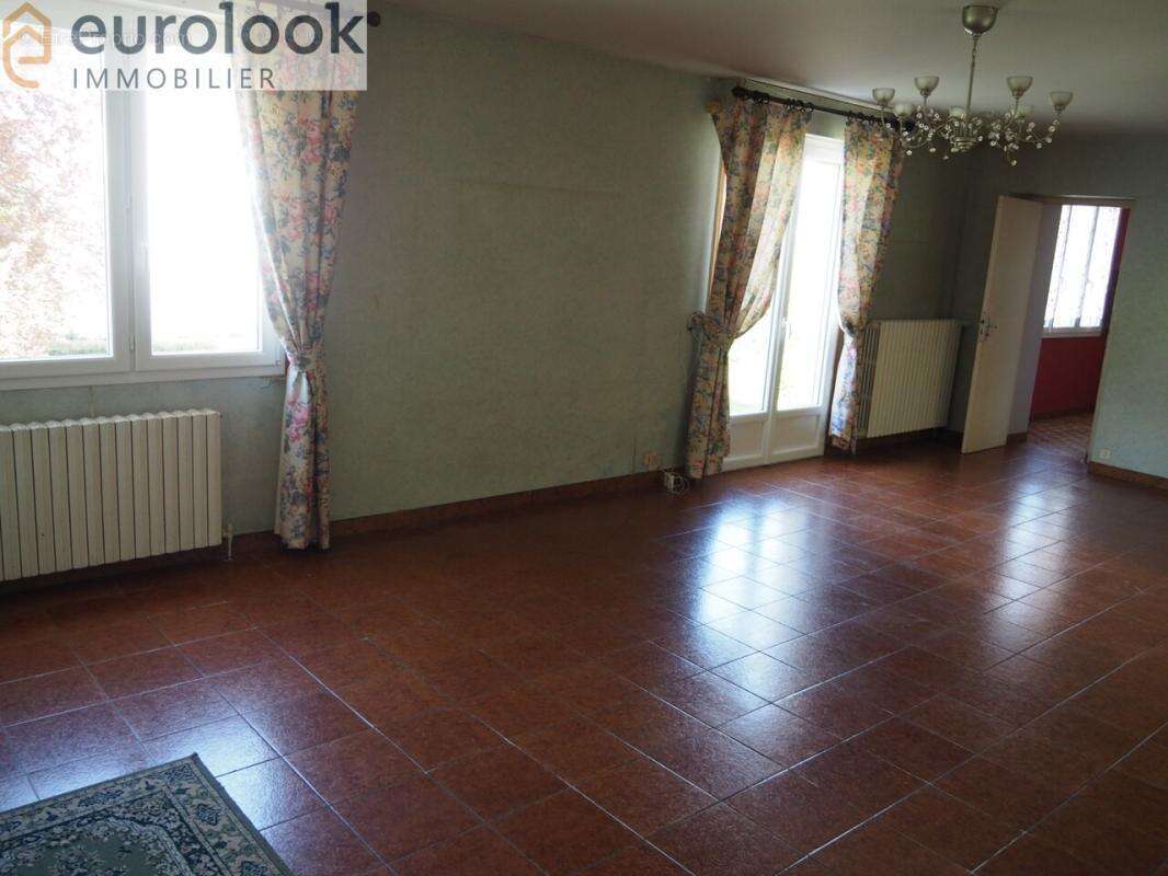 Maison à SAINT-MARCEL