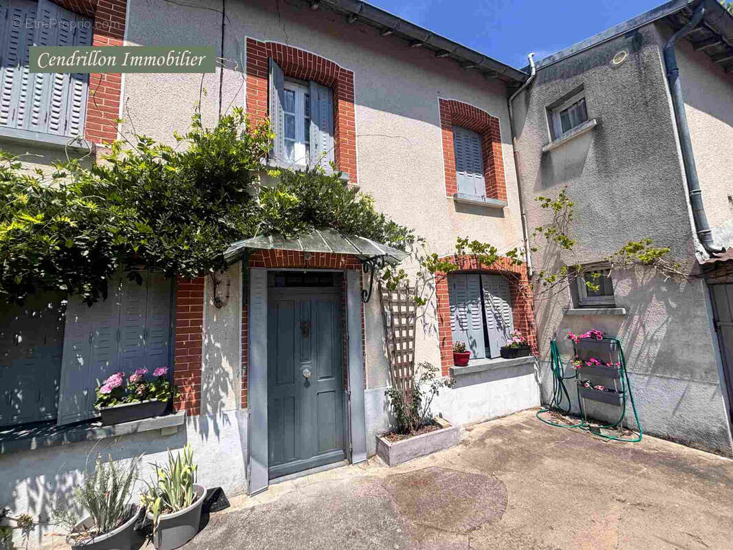 Maison de bourg en pierres, indépendante, 80m2 habitable de suite, avec cour et atelier. - photo 32