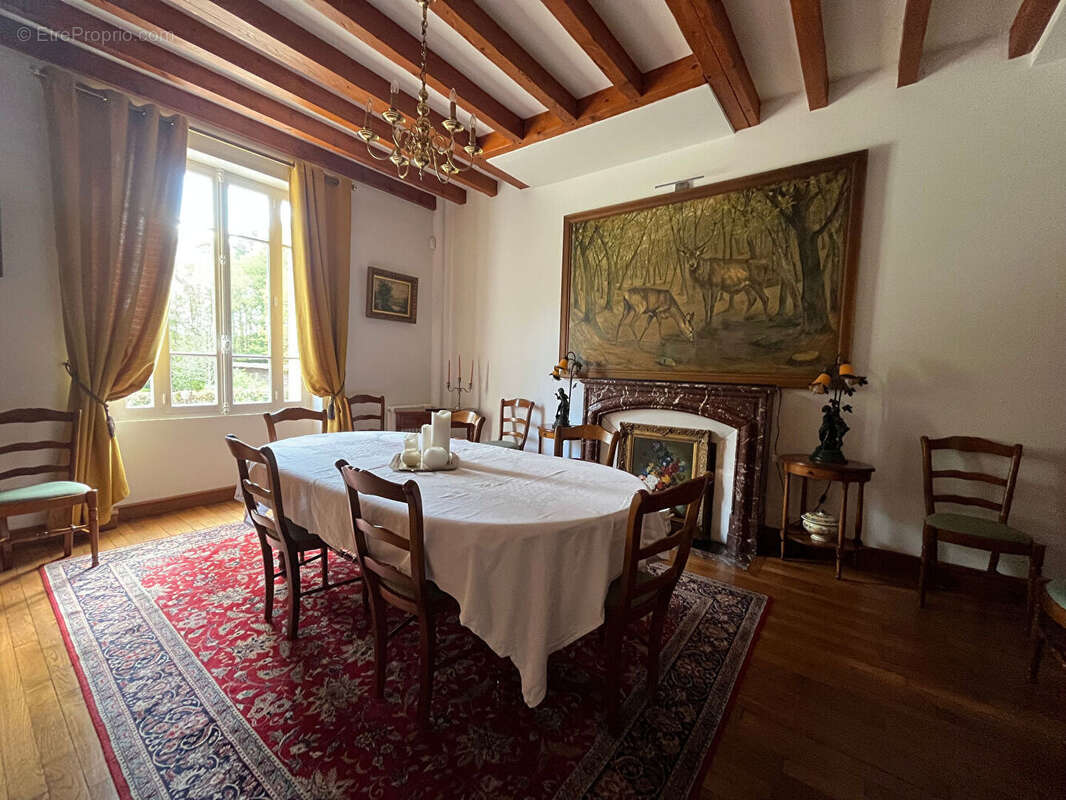 Maison à SAINTE-MONTAINE