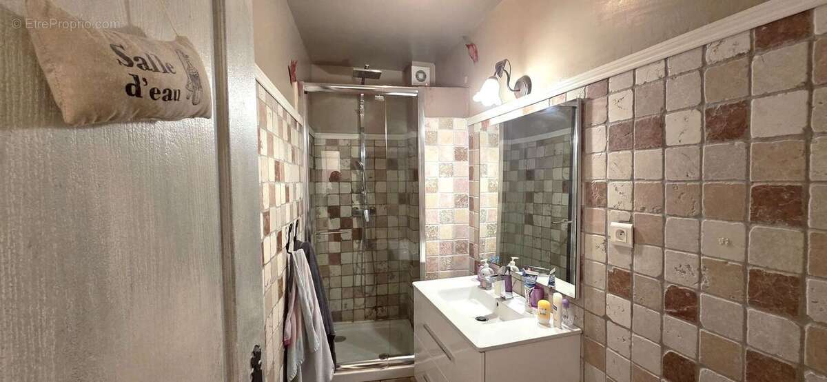 Appartement à SIGNES