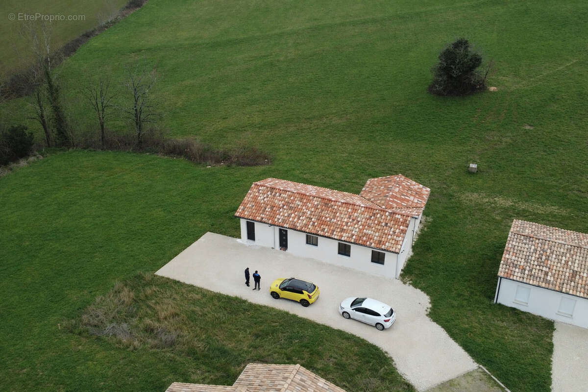 Maison à SAINT-ROMAIN-LE-NOBLE