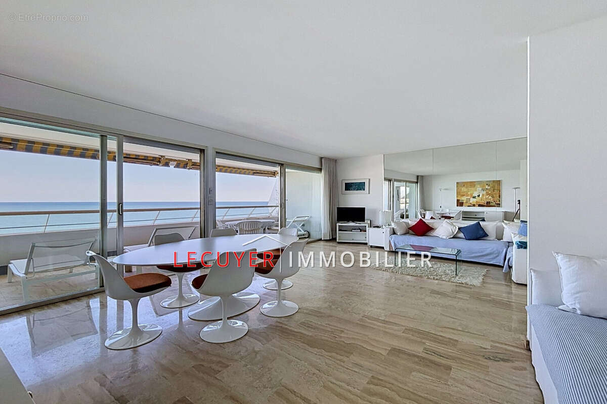 Appartement à VILLENEUVE-LOUBET