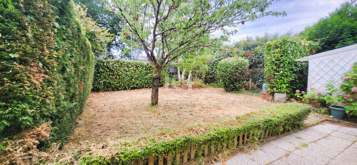 Maison à SAINTE-LUCE-SUR-LOIRE