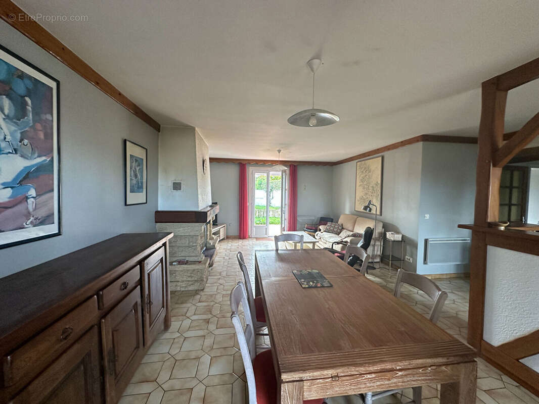 Maison à BOURCEFRANC-LE-CHAPUS