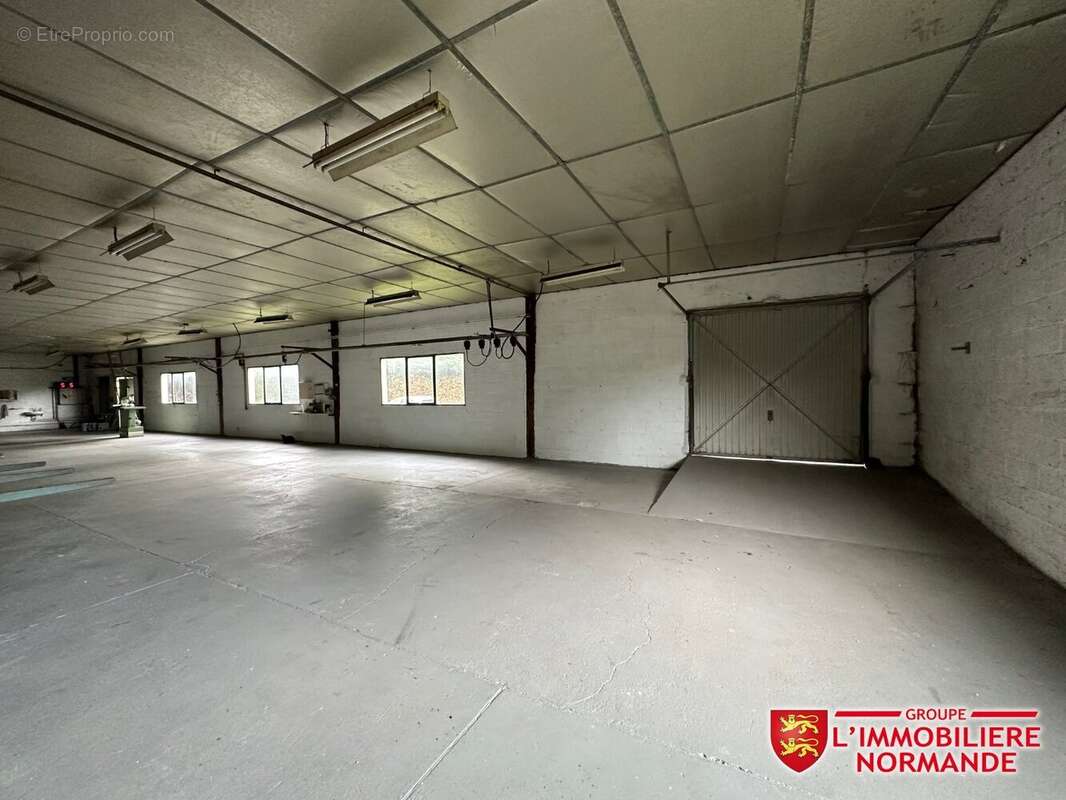 Commerce à SAINT-AUBIN-SUR-GAILLON