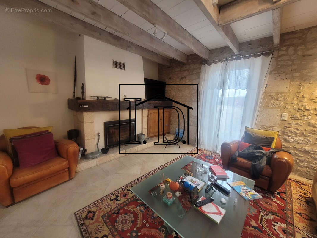 Salon - Maison à FLAUGEAC